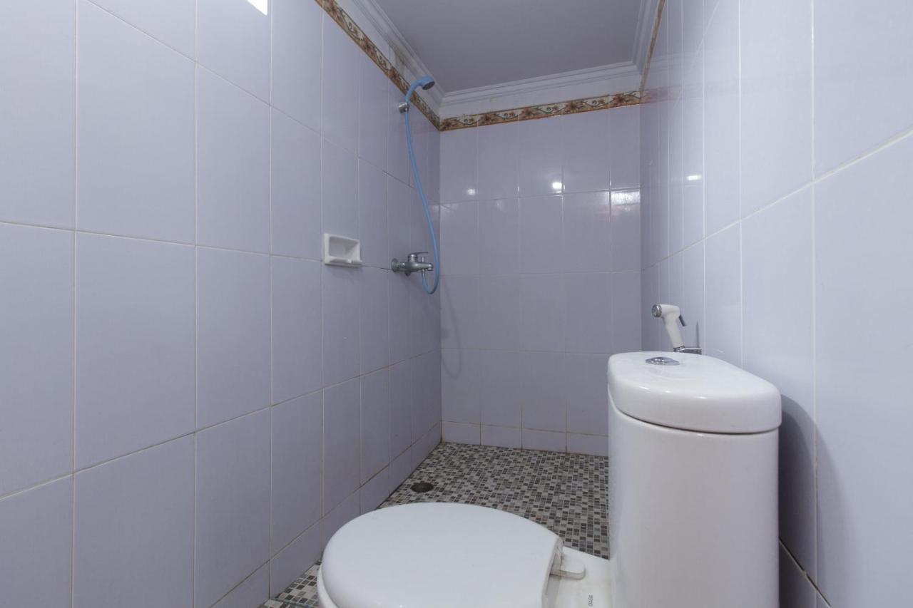 Hotel Reddoorz At Jalan Babepalar Rike Manado Extérieur photo