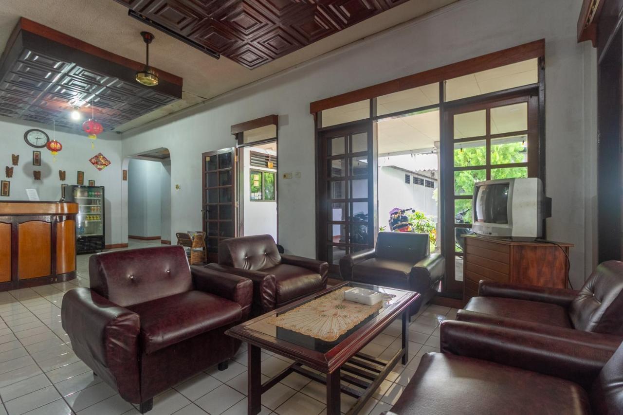 Hotel Reddoorz At Jalan Babepalar Rike Manado Extérieur photo