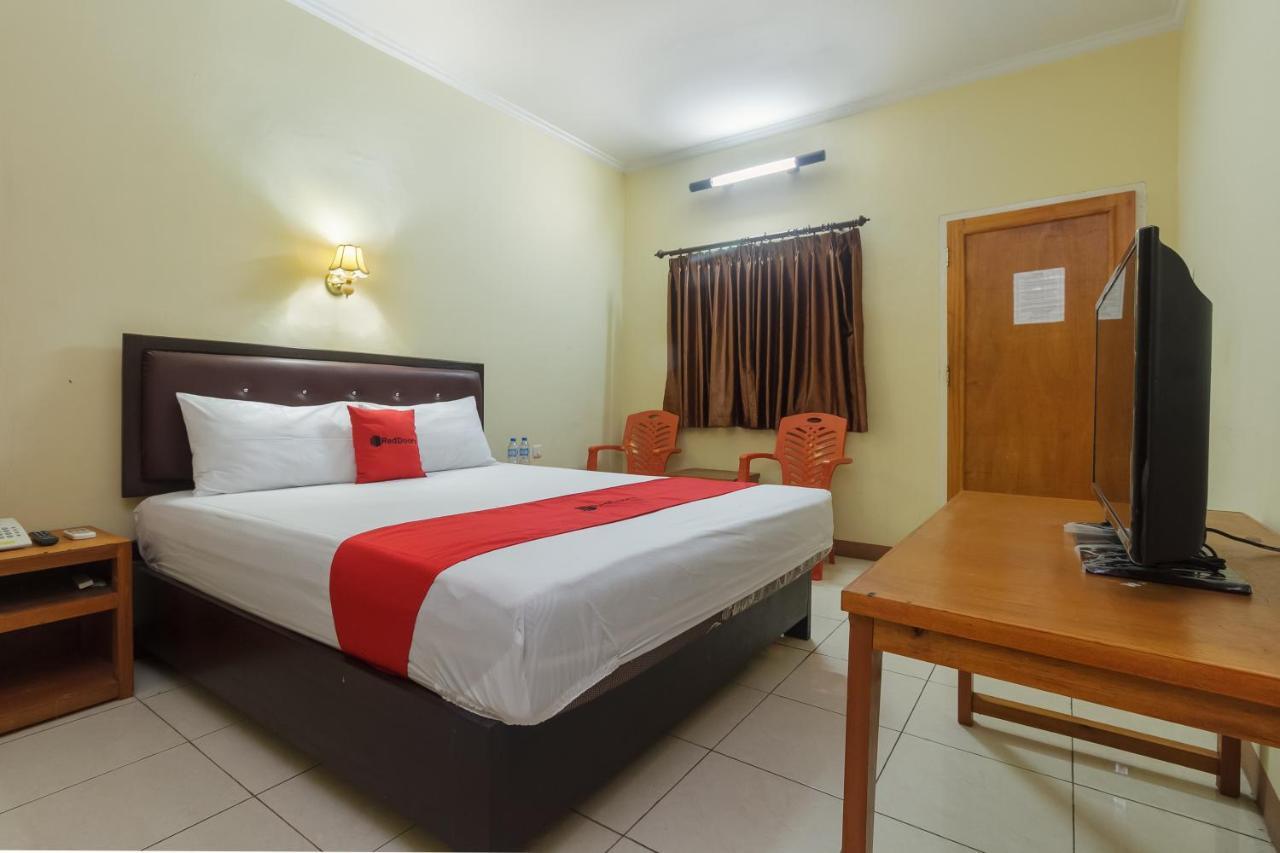 Hotel Reddoorz At Jalan Babepalar Rike Manado Extérieur photo