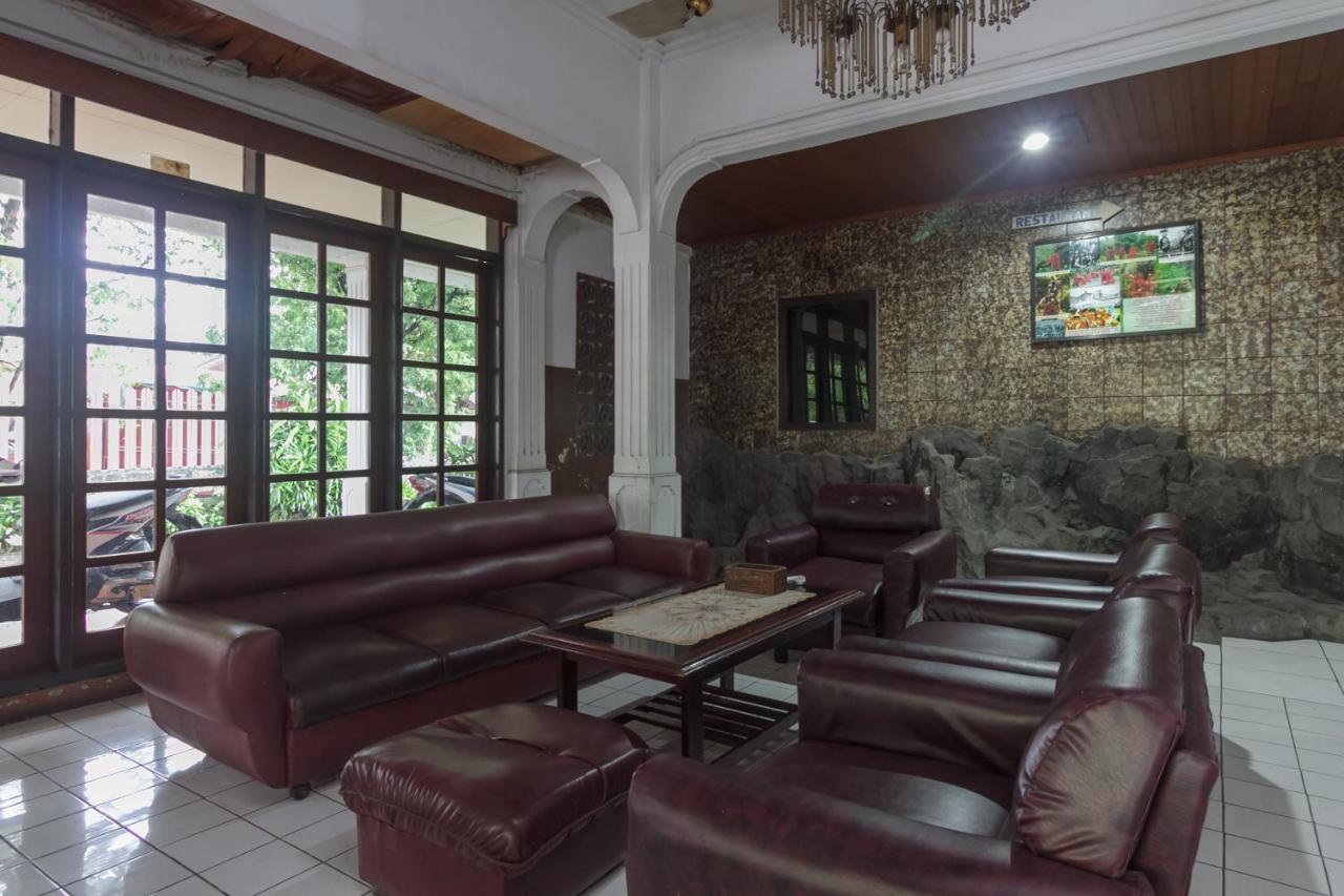 Hotel Reddoorz At Jalan Babepalar Rike Manado Extérieur photo