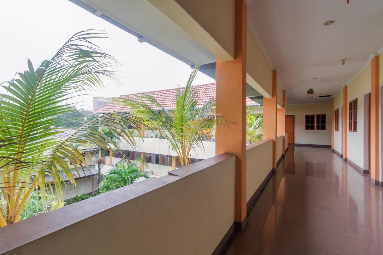 Hotel Reddoorz At Jalan Babepalar Rike Manado Extérieur photo