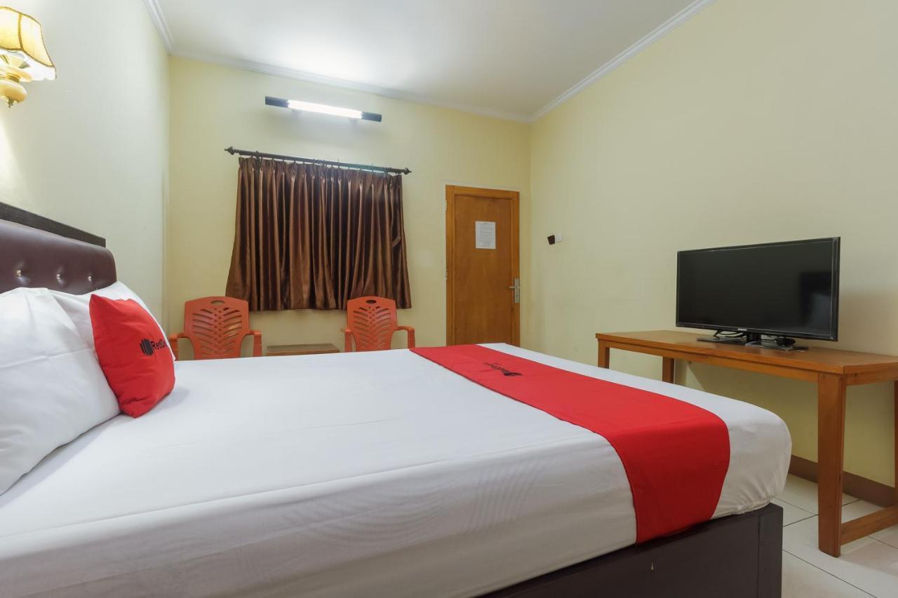 Hotel Reddoorz At Jalan Babepalar Rike Manado Extérieur photo